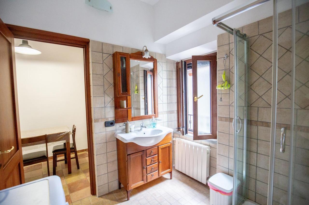 Antica Dimora Della Chiesa Apartment Olevano Romano Luaran gambar
